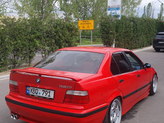 BMW 3 Series foto 4