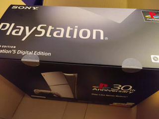 PlayStation 5 30th Anniversary Edition Slim foto 3