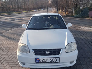 Hyundai Accent foto 3