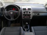 Volkswagen Touran foto 9