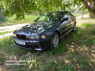 BMW 5 Series foto 2