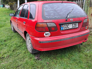 Nissan Almera foto 2