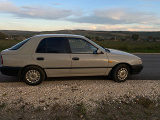 Nissan Sunny foto 9