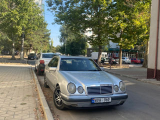 Mercedes E-Class foto 2