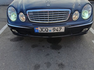 Mercedes E-Class foto 2