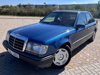 Mercedes E-Class foto 1