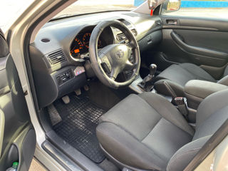 Toyota Avensis foto 15