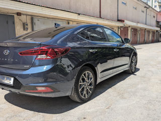 Hyundai Elantra foto 6