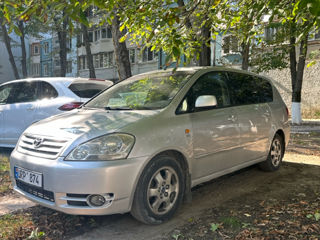 Toyota Avensis Verso foto 3