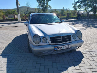 Mercedes E-Class foto 3