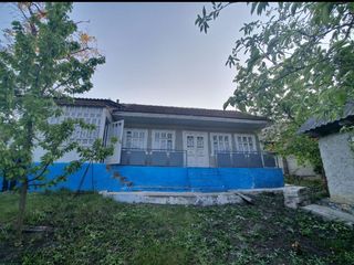 Casa!!!Ghelauza.rn Straseni-8000€(negociabil)30 km pina la Chisinau foto 1