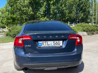 Volvo S60 фото 3