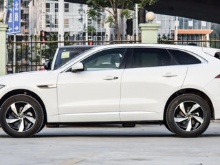 Jaguar F-PACE foto 2