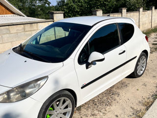 Peugeot 207 foto 2