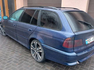 BMW 5 Series foto 5