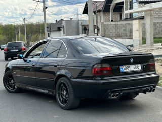 BMW 5 Series foto 4