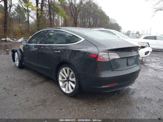 Tesla Model 3 foto 4