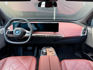 BMW iX фото 8