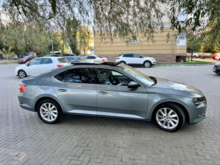 Skoda Superb foto 6