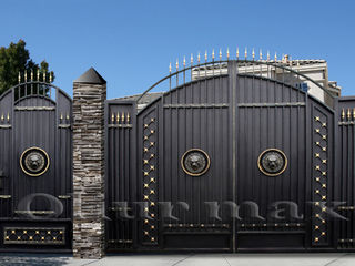 Козырьки, ворота, решётки,заборы,  металлические двери  и  другие изделия из металла.