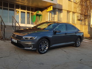 Volkswagen Passat foto 1