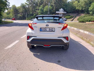 Toyota C-HR foto 4