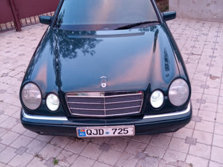 Mercedes E-Class foto 9