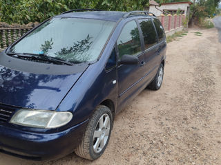 Volkswagen Sharan foto 2