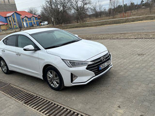 Hyundai Elantra foto 8