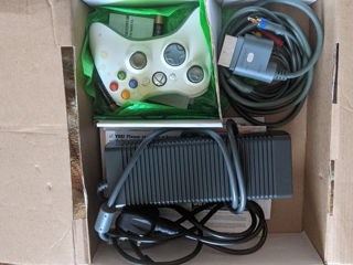 Vînd Xbox 360