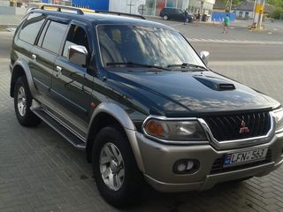 Mitsubishi Montero Sport foto 7