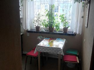 Se vinde apartament cu doua odai in suburbia Chisinaului (Floreni) foto 5
