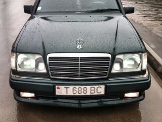 Mercedes Series (W124) foto 2