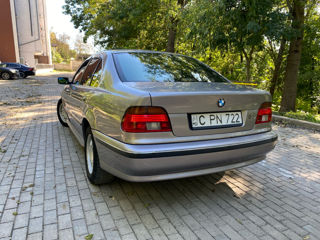 BMW 5 Series foto 7