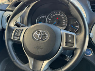 Toyota Yaris foto 10