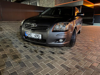 Toyota Avensis foto 3