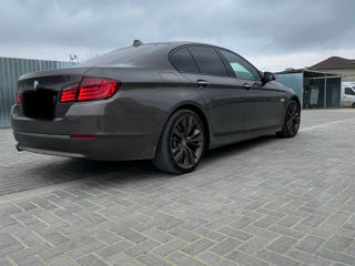 BMW 5 Series foto 3