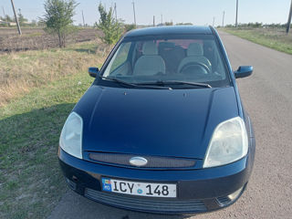 Ford Fiesta foto 2