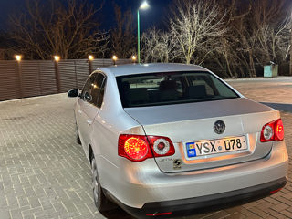 Volkswagen Jetta foto 4