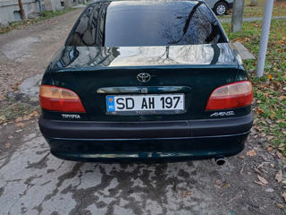 Toyota Avensis foto 8