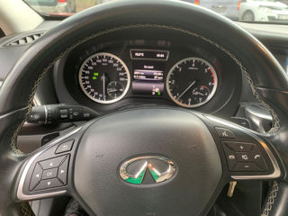 Infiniti Q30 foto 2