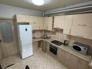 Apartament cu 2 camere, 48 m², Centru, Chișinău foto 2