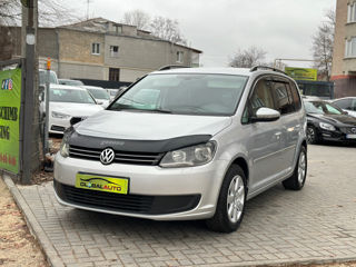 Volkswagen Touran foto 2