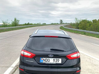 Ford Mondeo foto 9