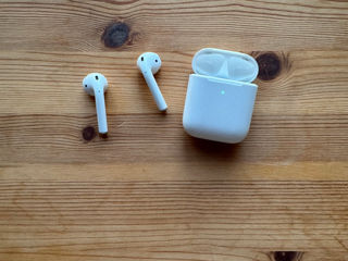 Original AirPods (8/10)