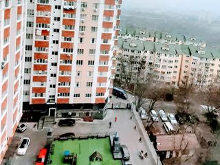 Apartment de lux cu o odae, 43m.p., mobilat, tehnica, sectorul Centru str. C.Varnav. Pret:40000 euro foto 8