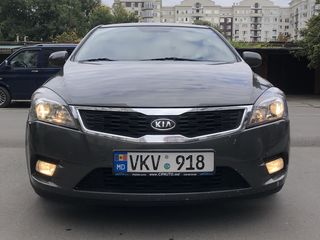 KIA Ceed Sw foto 1