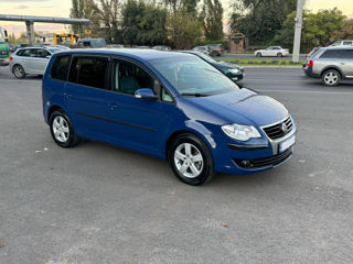 Volkswagen Touran foto 3