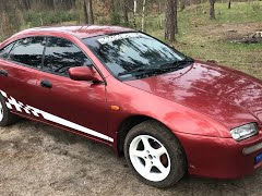 Mazda 323 1.5 foto 1