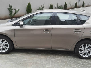 Toyota Auris foto 2